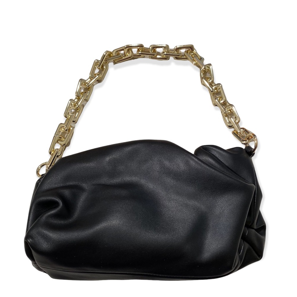 CLOUD BLACK CHAIN STRAP SHOULDER BAG